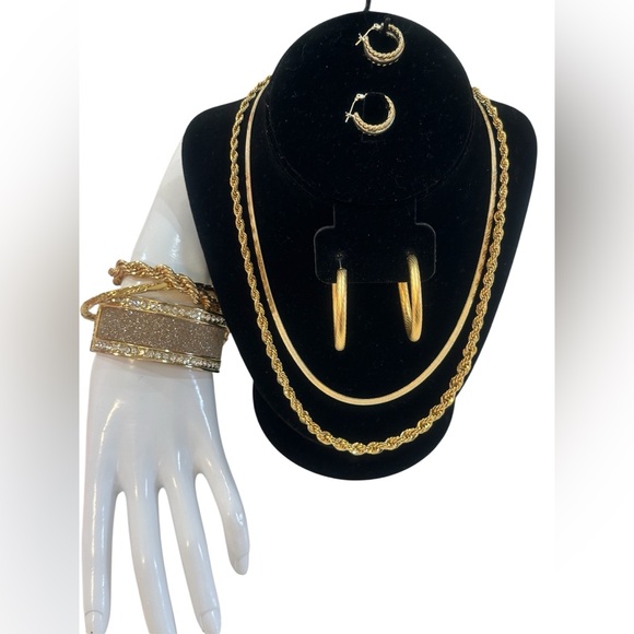 GIVENCHY Vintage Gold Tone Necklace Earrings & Bracelet Set Signed - Picture 1 of 12